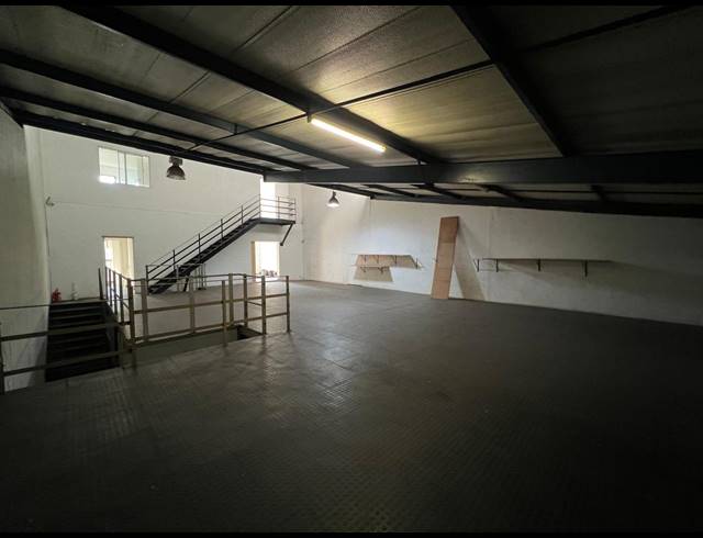 430M² WAREHOUSE TO LET IN STRIJDOMPARK